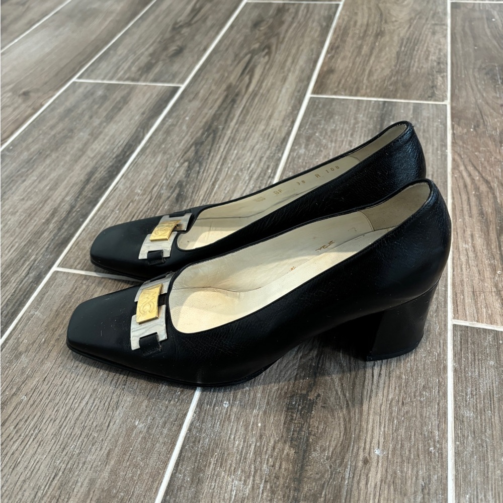 Mario Cerutti black pumps